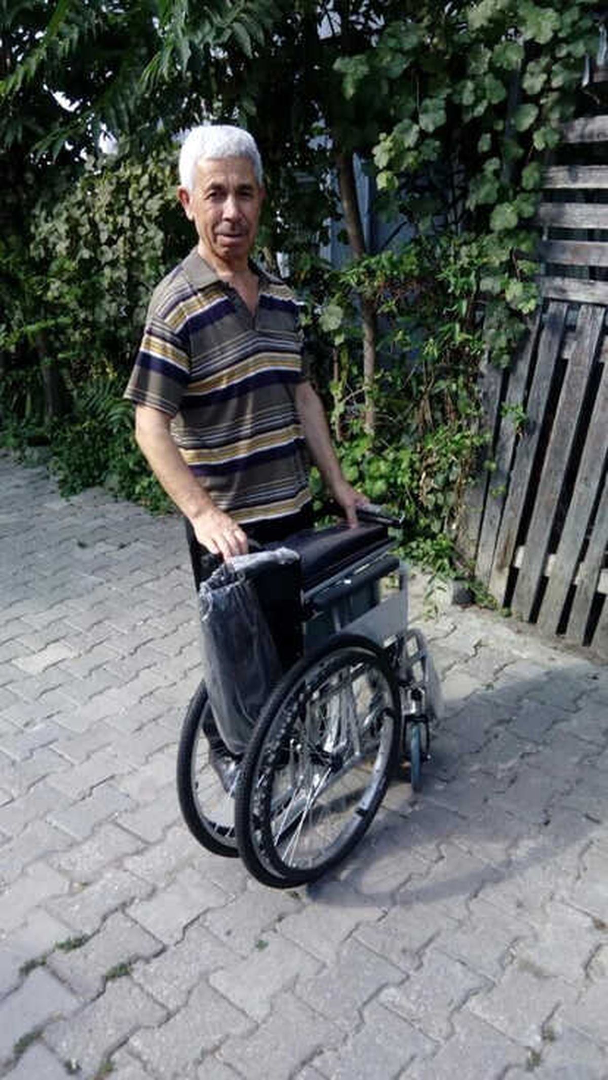 Vezirhan Belediyesi\'nden Tekerlekli Sandalye Yardımı