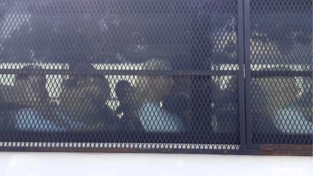 Adnan Oktar Soruşturması: Tutuklanan Kadınlar Bakırköy Cezaevi\'ne Getirildi