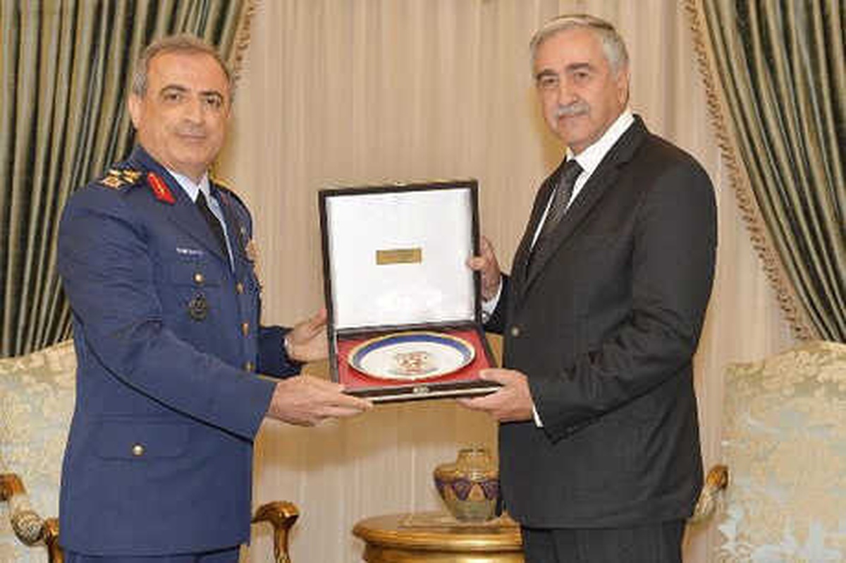 Akıncı, Orgeneral Gülan\'ı Kabul Etti