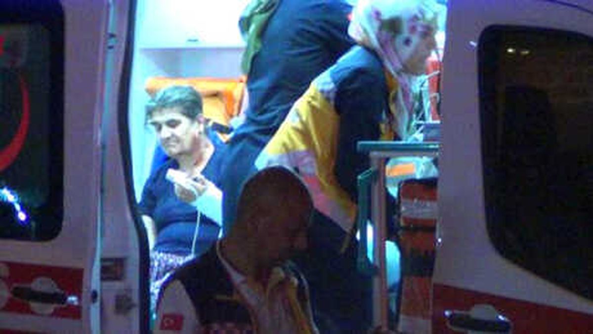 Andırın\'da Minibüs Devrildi: 3 Yaralı
