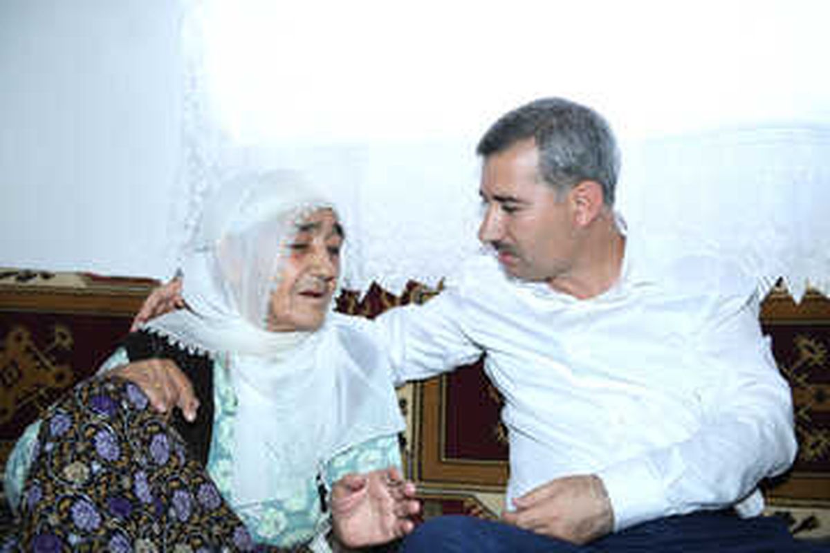 Başkan Çınar \'Baştâcı\' Projesi Kapsamında 75 Yaşında Ki Meryem Teyzeyi Ziyaret Etti