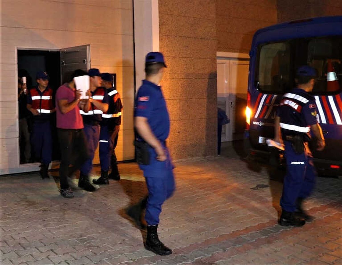 Burdur\'da Uyuşturucu Operasyonunda 5 Tutuklama