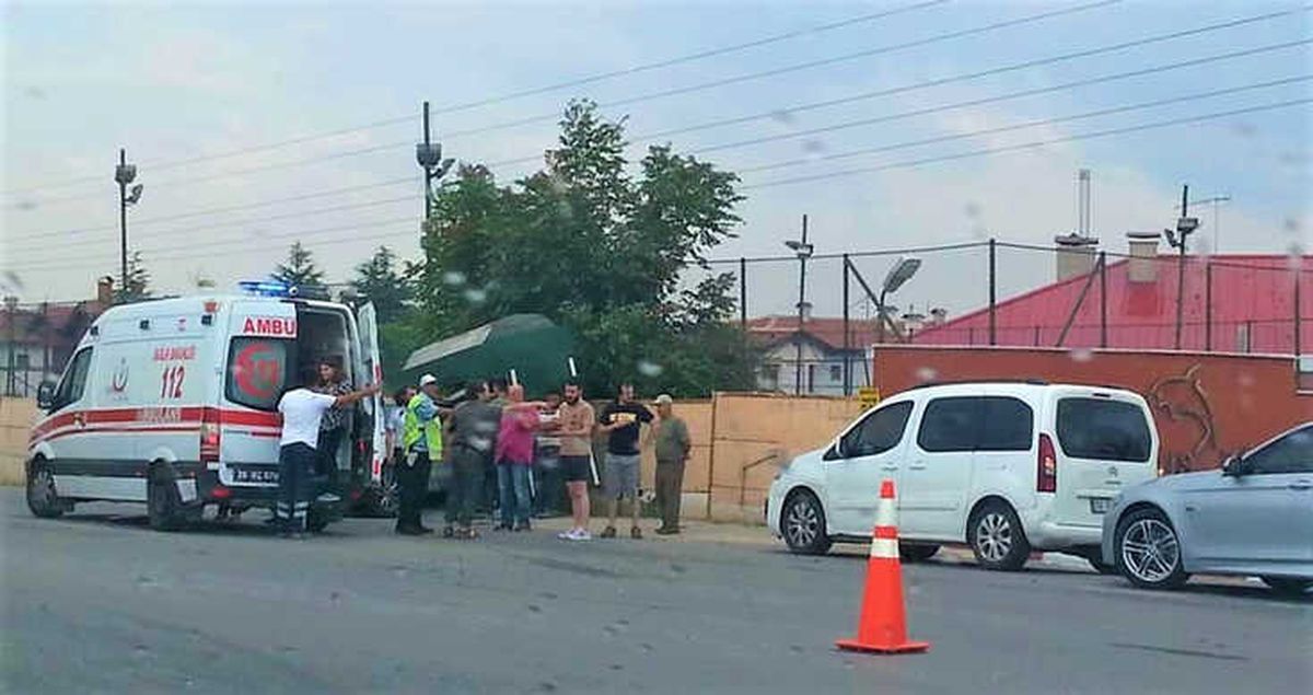 Eskişehir\'de Trafik Kazası; 2 Yaralı