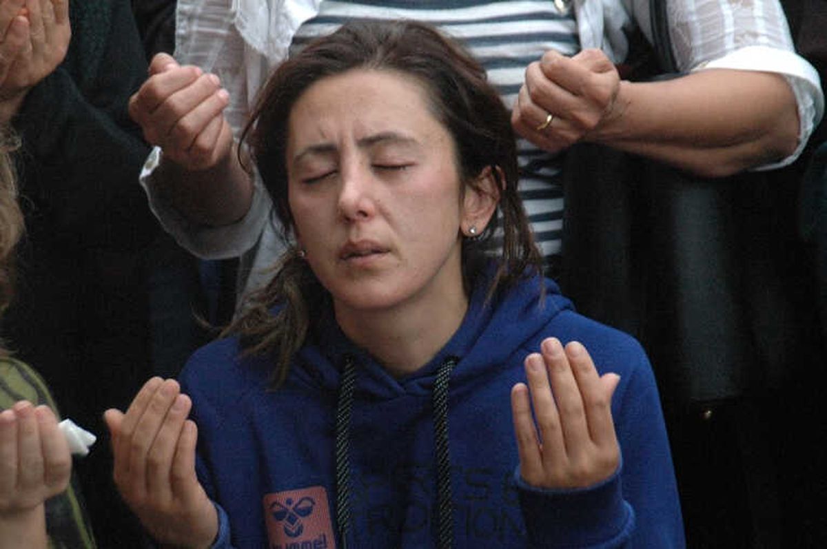 Feci Kazada Ölen Baba ve İkiz Çocukları Toprağa Verildi