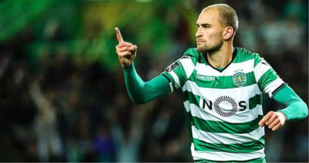 Fenerbahçe ile Galatasaray\'ın İstediği Bas Dost, Takımında Kaldı