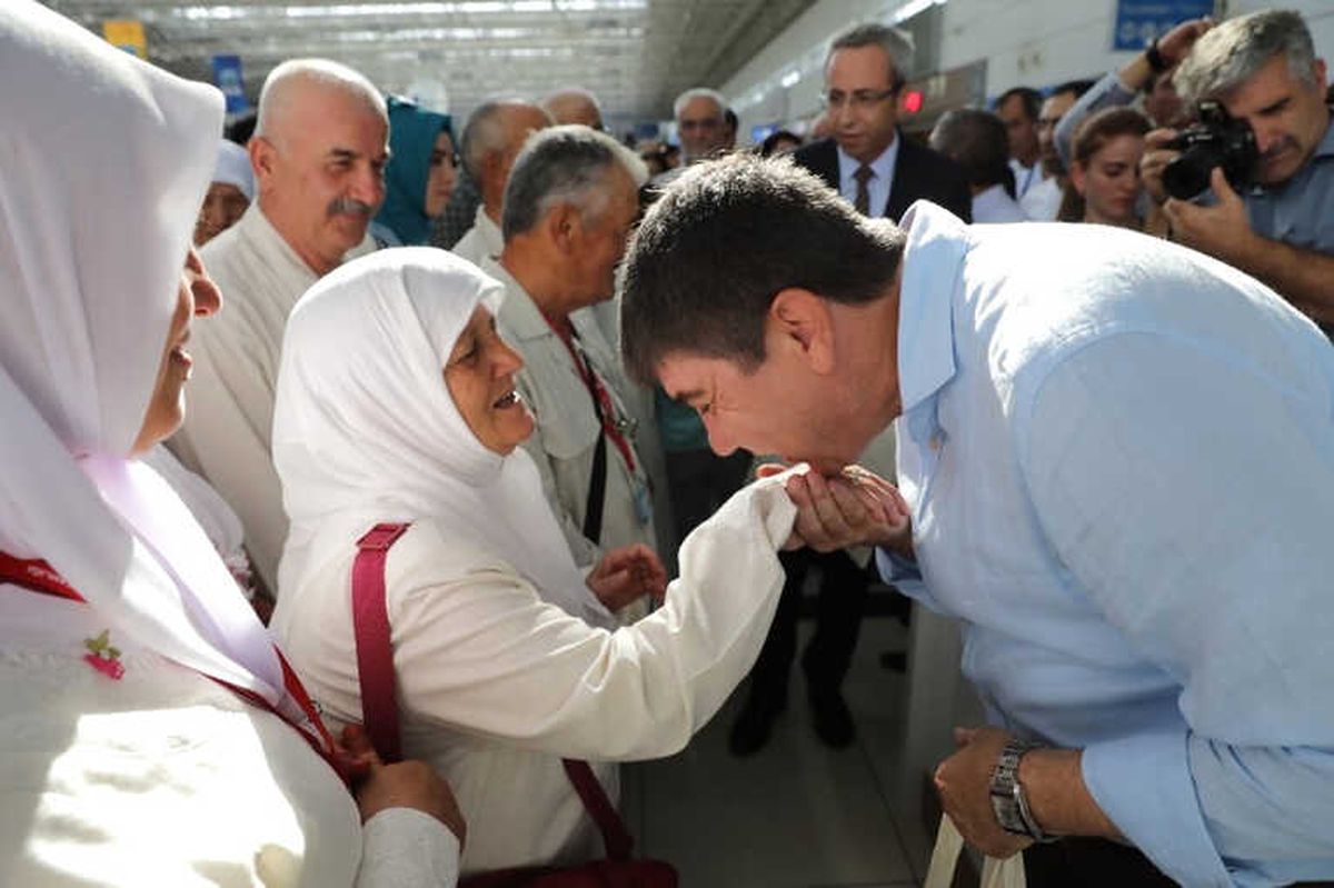 Hacı Adayları Kutsal Topraklara Uğurlandı