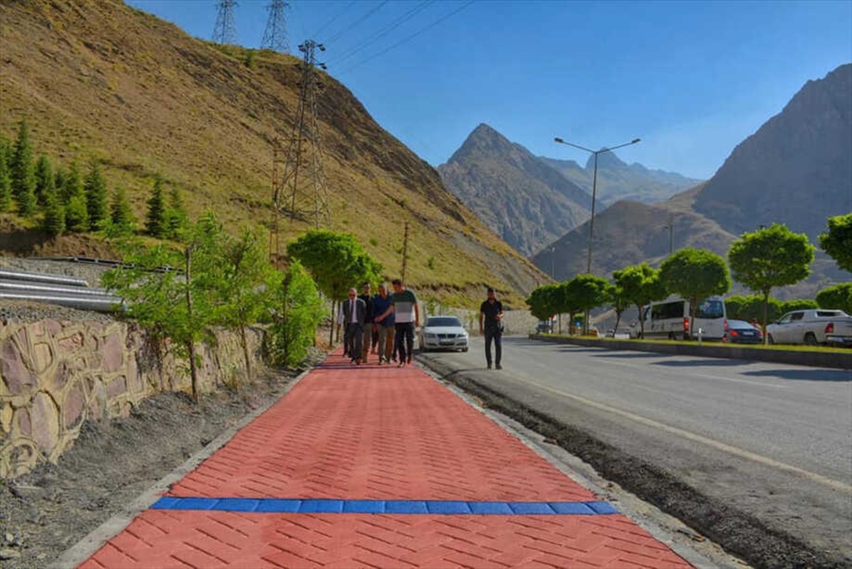 Hakkari Belediyesinin Desenli Yürüyüş Yolu Çalışması