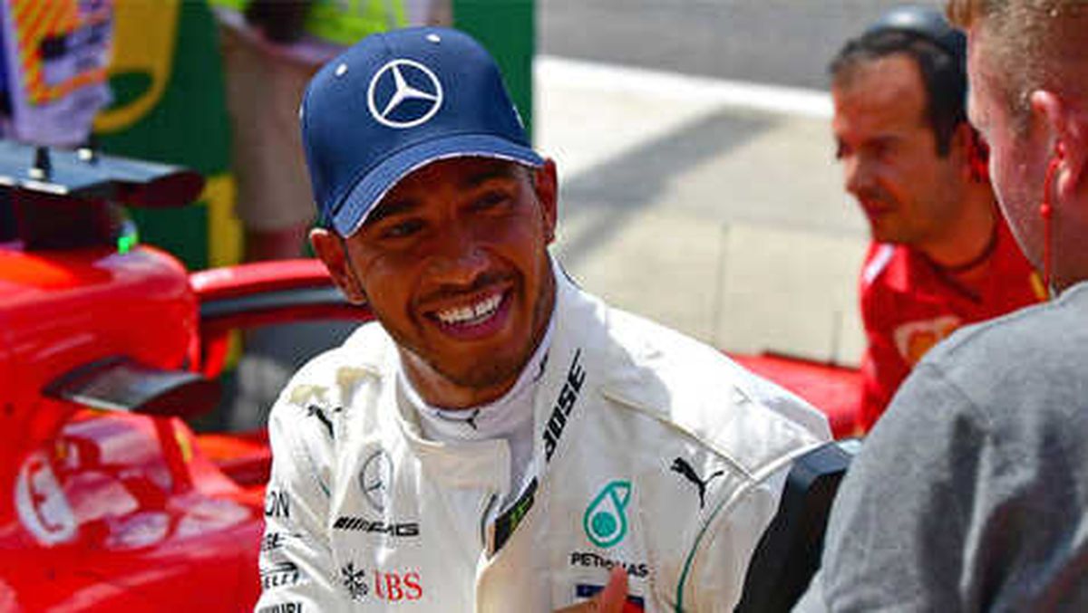 Hamilton 2 Yıl Daha Mercedes\'te
