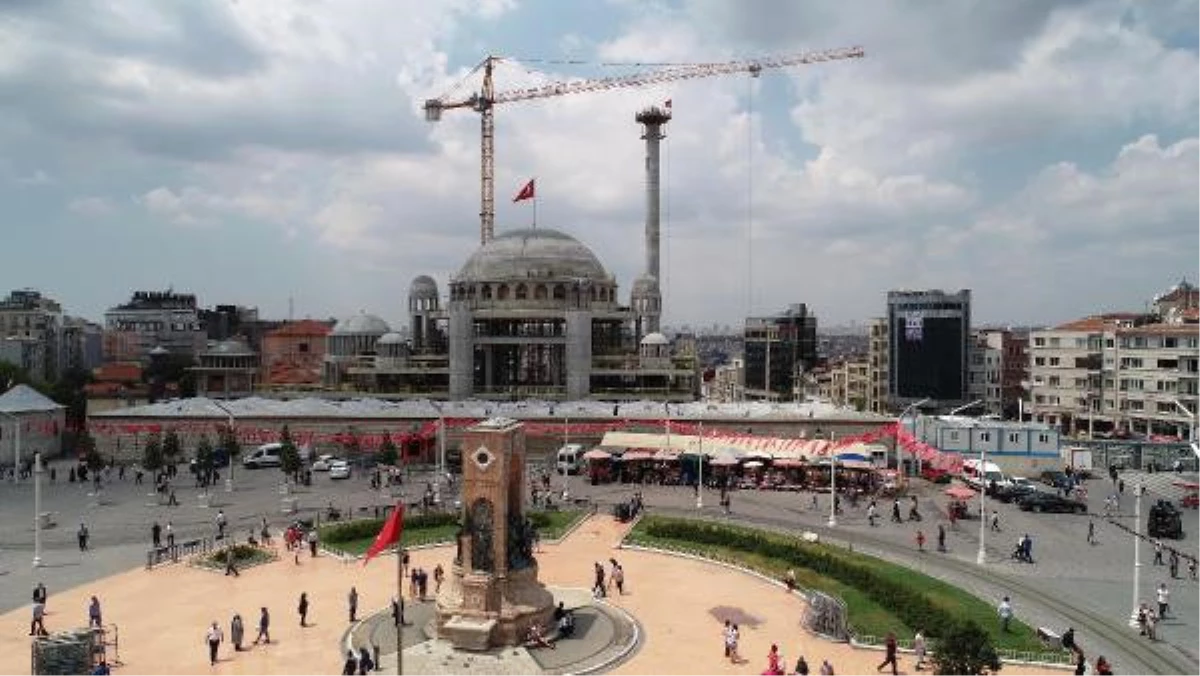 Havadan Fotoğraflarla) - Taksim Camii\'nde 61 Metrelik İlk Minare Tamamlanmak Üzere