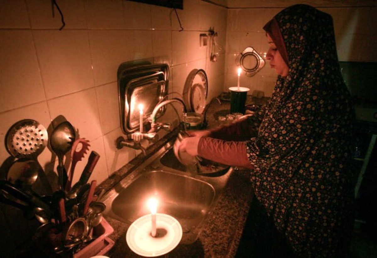 İran\'da Canlı Yayında Elektrik Kesildi