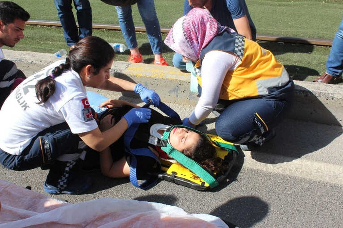Kadın Sürücü Kadına Çarptı