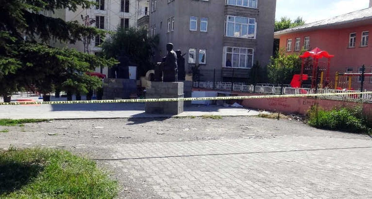 Kars\'ta Silahlı Kavga: 1 Ölü, 3 Yaralı