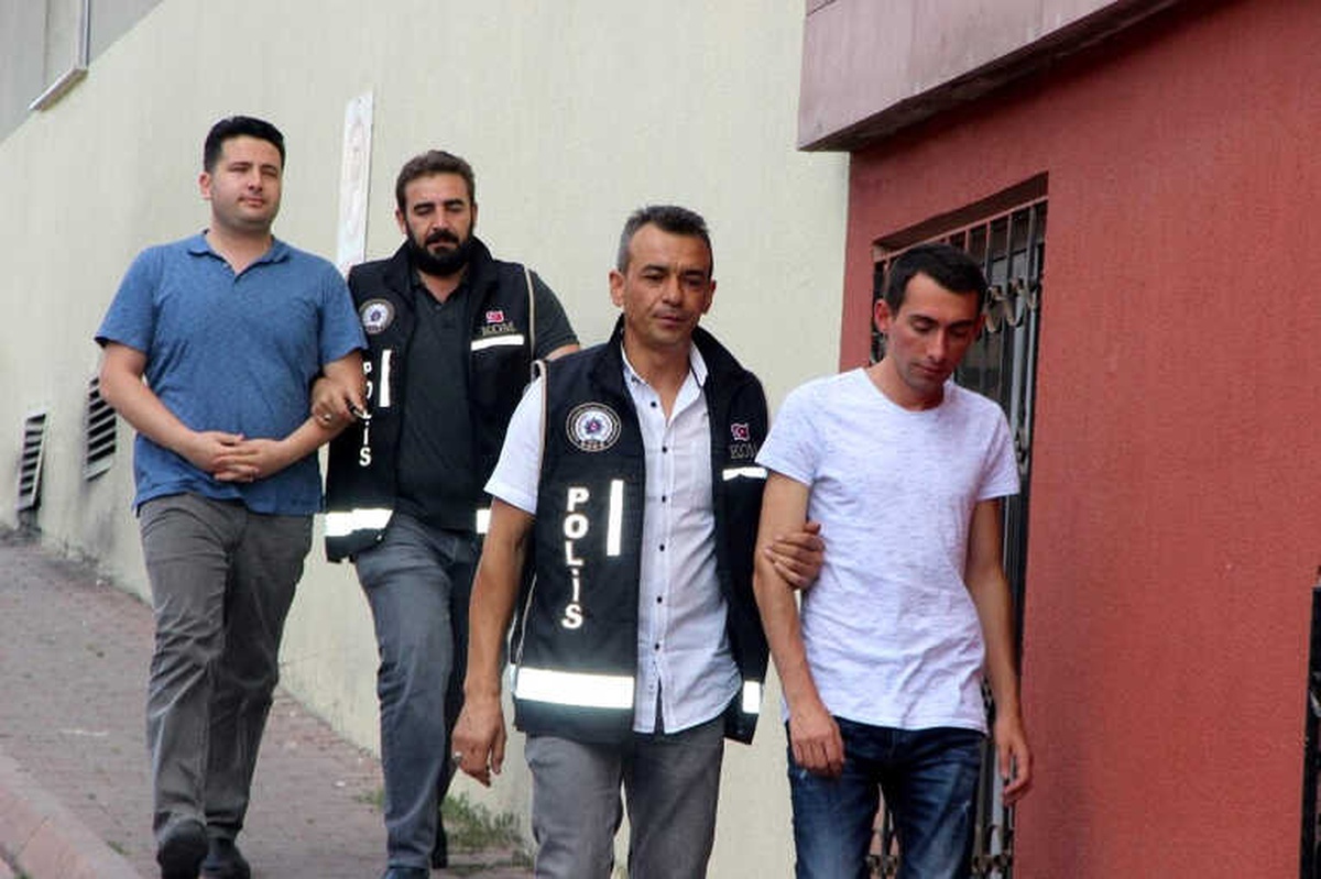Kayseri\'deki Fetö Operasyonunda 3 Kişi Adliyeye Sevk Edildi