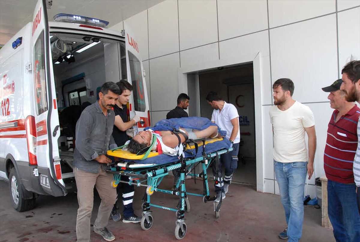 Merdivenden Düşen İnşaat İşçisi Yaralandı