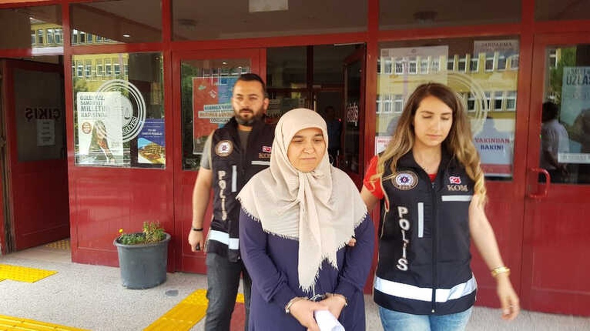 Meslekten İhraç Edilen Hemşire Fetö\'den Tutuklandı
