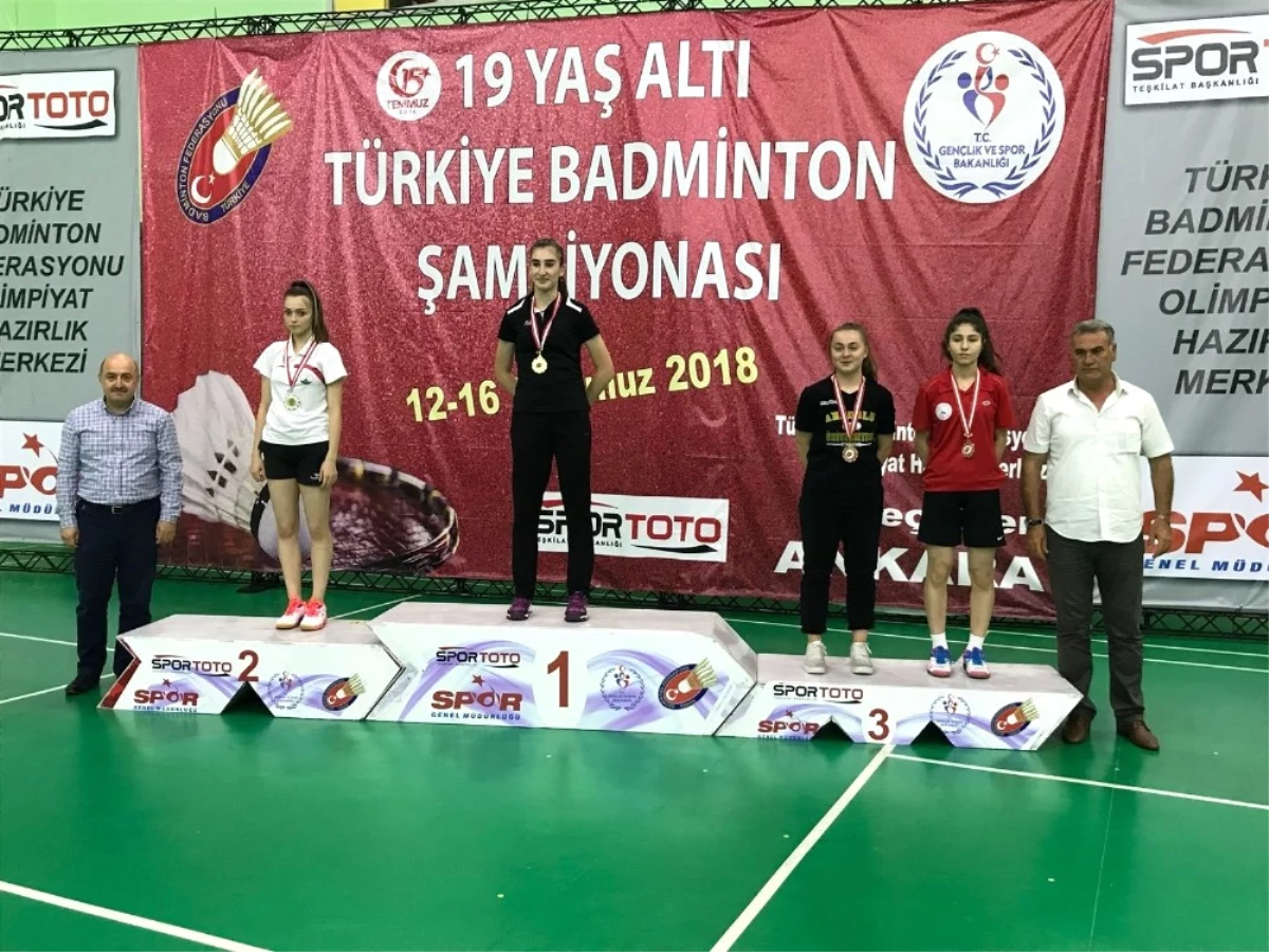 Osmangazili Badmintonculardan Başkent Çıkarması