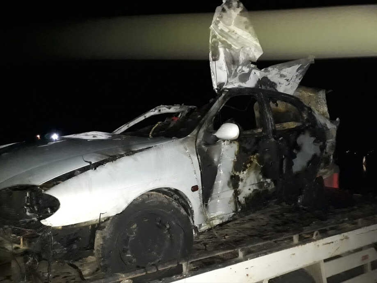 Samsun\'da Bariyerlere Çarpan Otomobilin Alev Alması