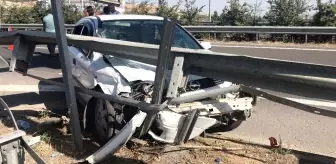 Şanlıurfa'da Otomobil Bariyere Çarptı: 5'i Çocuk 7 Yaralı