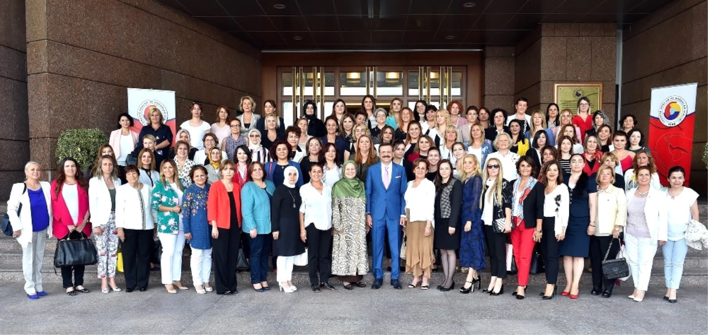 TOBB Kadın Girişimciler Kurulu, TOBB Başkanı Rifat Hisarcıklıoğlu\'nu Ziyaret Etti