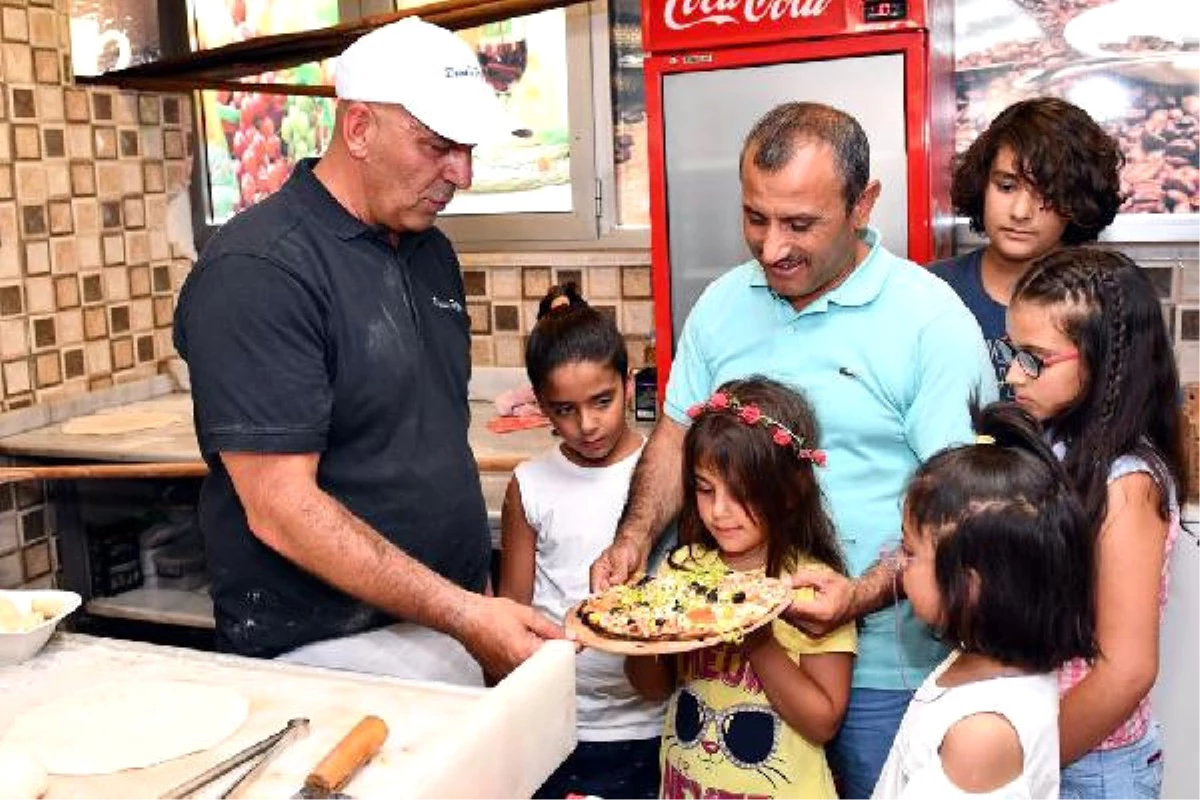 Ünlü Pizzacı, Tuncelili Yetim ve Öksüz Çocuklar İçin Pizza Yaptı