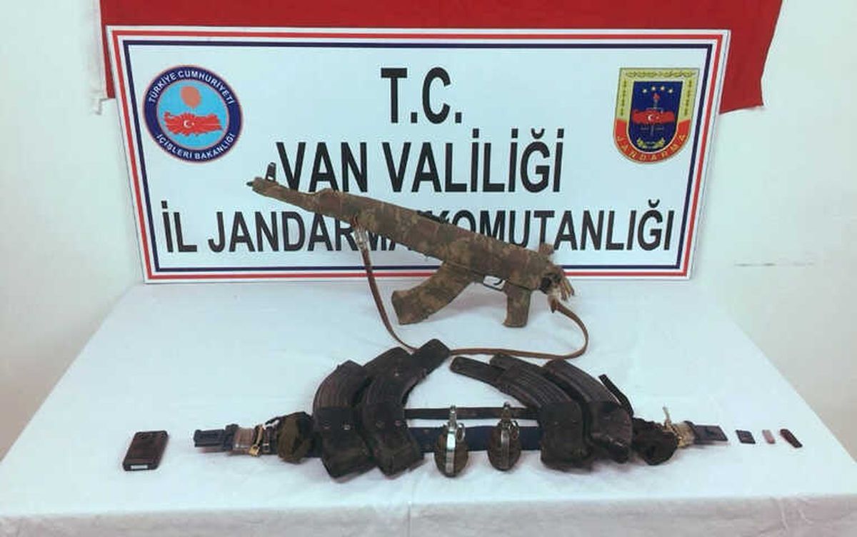 Van\'da Pkk/kck Terör Örgütüne Ait Silah ve Mühimmat Ele Geçirildi