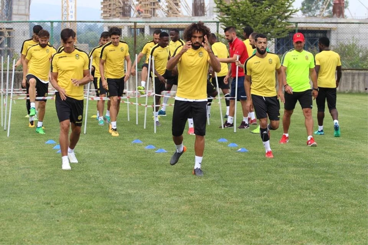 Yeni Malatyaspor\'da Adem Büyük\'ten Sonra İki Oyuncu Daha Sakatlandı