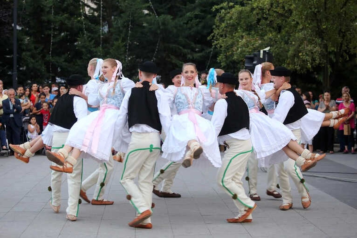Yenimahalle\'de Dans Festivali