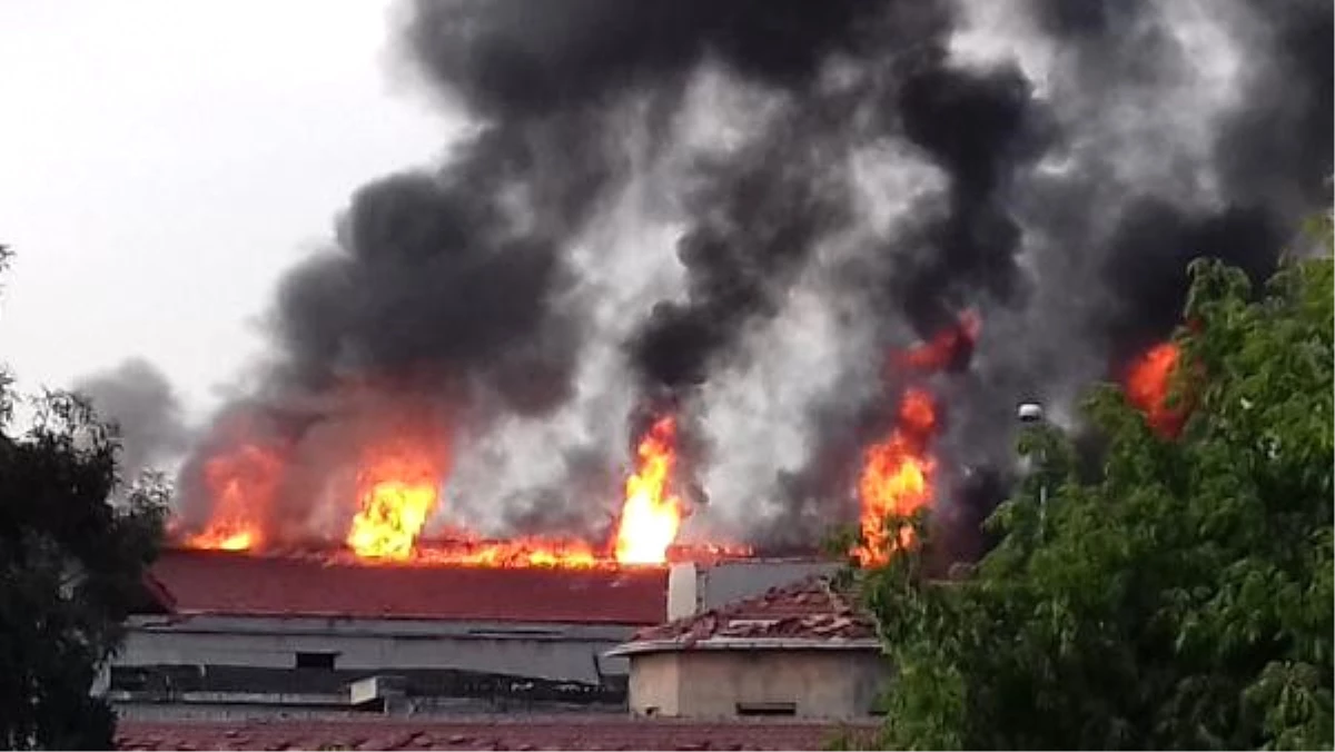 Zeytinburnu\'nda Fabrika Yangını