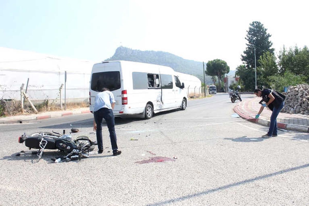 Antalya\'da Trafik Kazası: 1 Yaralı
