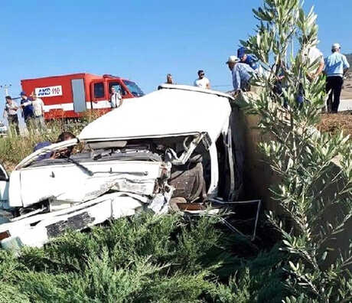 Asfalt İşçilerinin Taşıyan Minibüs Kaza Yaptı: 1 Ölü, 3 Yaralı