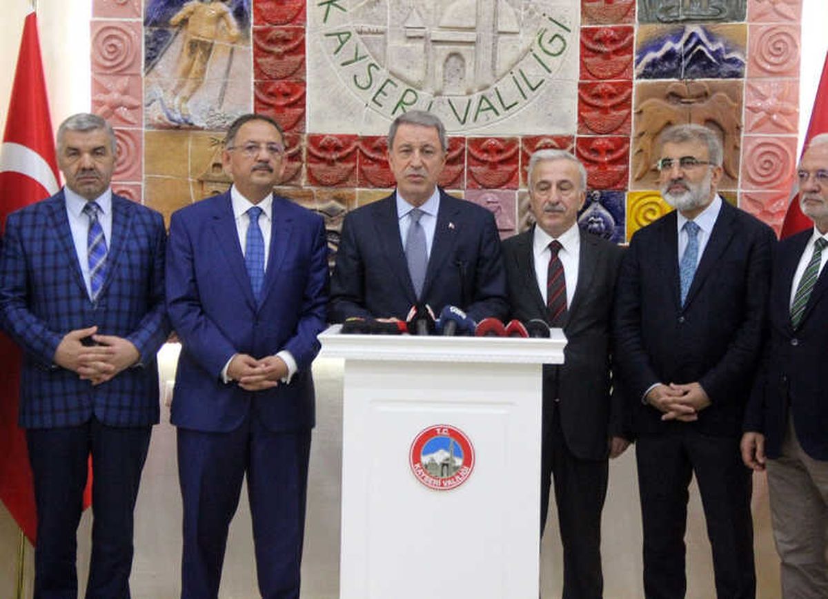 Bakan Akar\'dan Terörle Mücadelede Kararlılık Mesajı