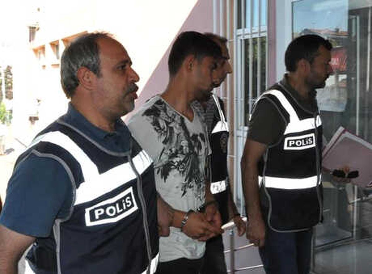 Bartın\'da Manavı Öldüren Zanlılar Adliyede
