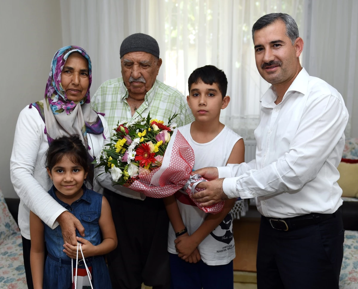 Başkan Çınar, \'KEŞKE\' Projesi Kapsamında İki Çocuğun Hayallerini Gereçekleştirdi