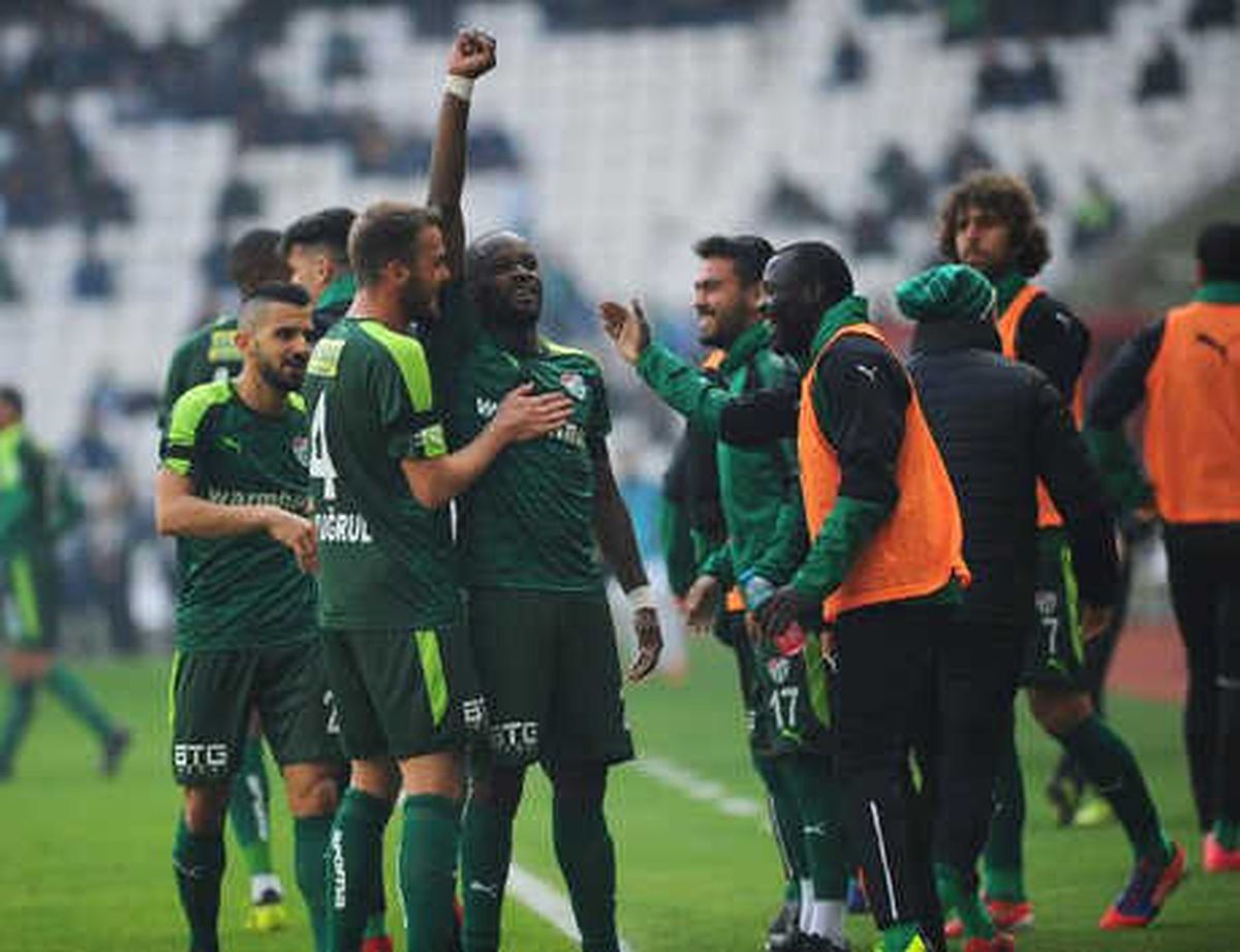 Bursaspor, Satış Listesindeki 7 Oyuncuya Teklif Bekliyor