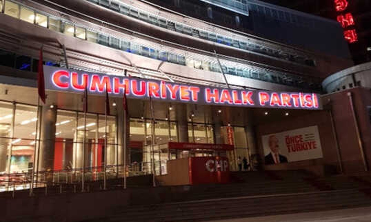 CHP Genel Merkezi\'nden Muhaliflere Kurultay Resti