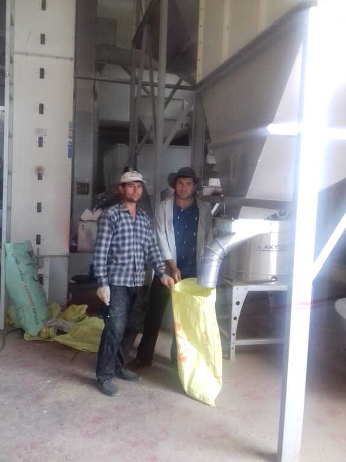 Çiftçiler, Ekim İçin Tohumluk Hazırlığına Başladı