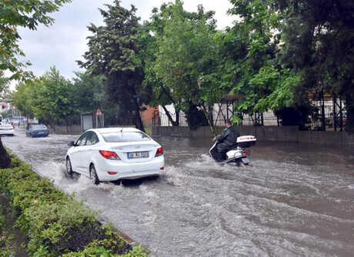 Çorlu\'da Sağanak Etkili Oldu
