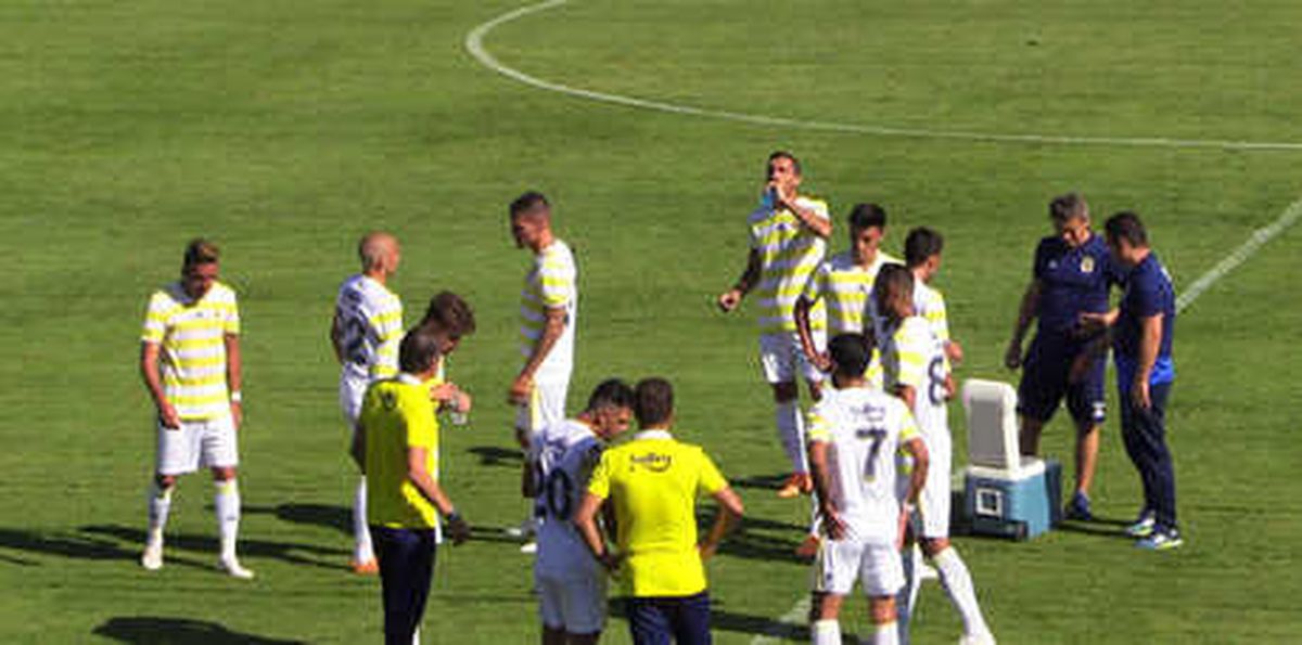 Fenerbahçe, Taraftarının Önüne Çıkıyor