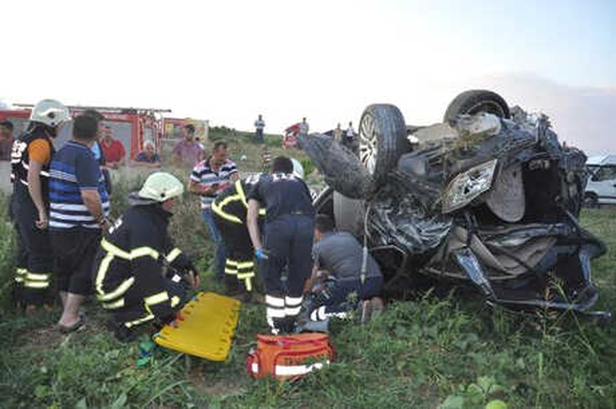 Hurdaya Dönen Otomobilden Yaralı Çıkarıldı