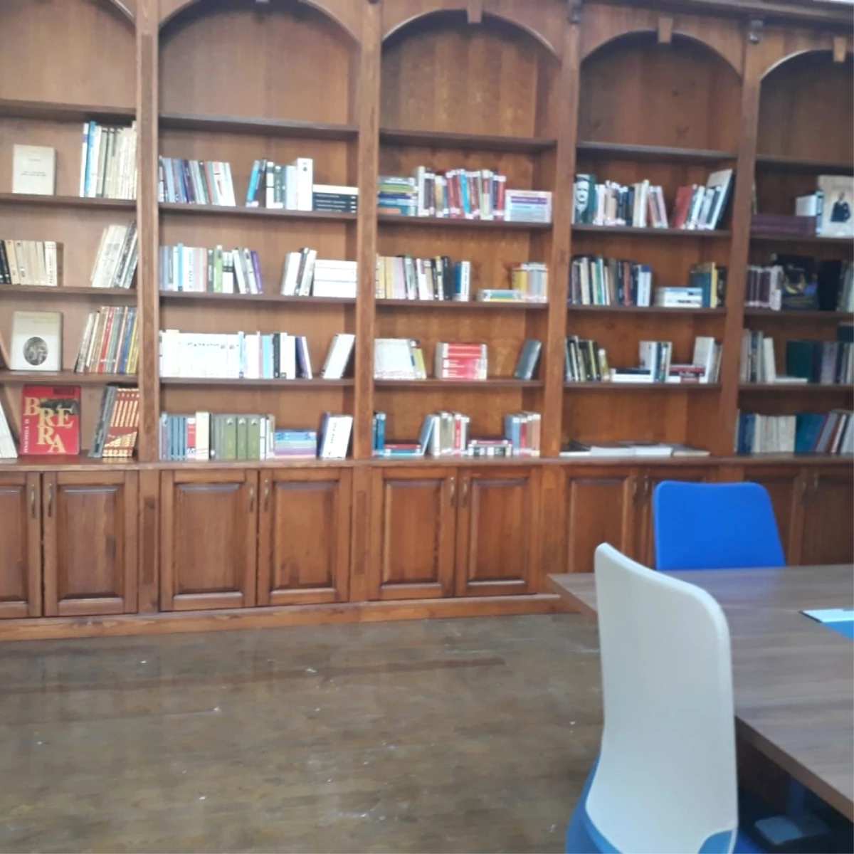 İlk Sanat ve Edebiyat Kütüphanesi Kongre Binası\'nda Hizmete Açıldı