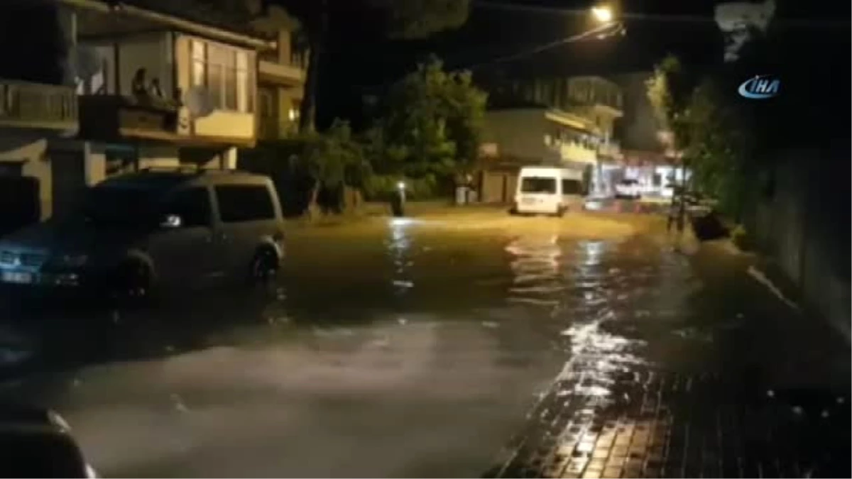 Kadirli\'de Şiddetli Yağmur Su Taşkınlarına Neden Oldu