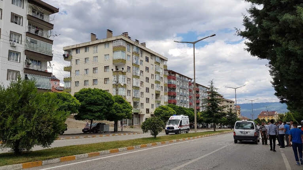 Kastamonu\'da Karşıya Geçmek İsteyen Yayaya Otomobil Çarptı