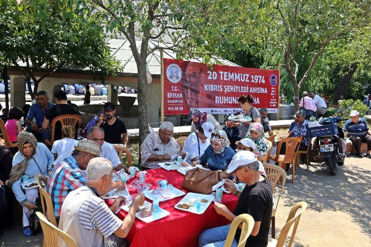 Kıbrıs Şehitleri Efeler\'de Anıldı