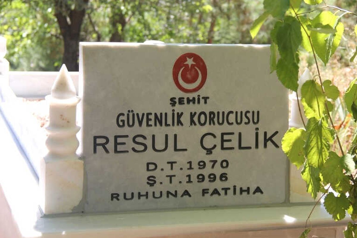 Kulp Belediyesi, Şehit Kabrini Mermer Taşlarıyla Yeniledi