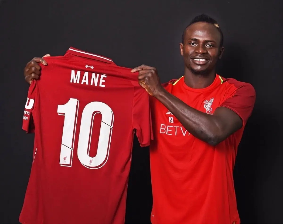 Liverpool, 10 Numarayı Mane\'ye Emanet Etti