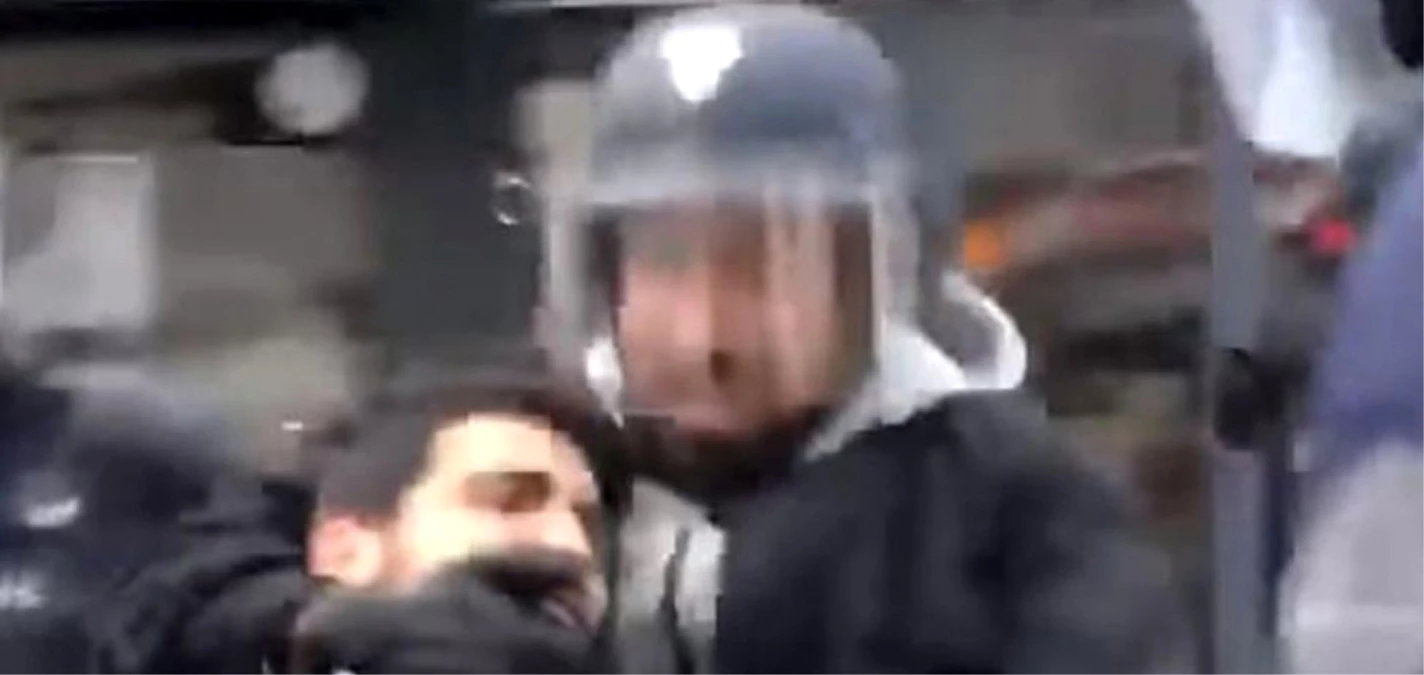 Polis Kılığında Eylemci Döven Macron\'un Danışmanı Gözaltında