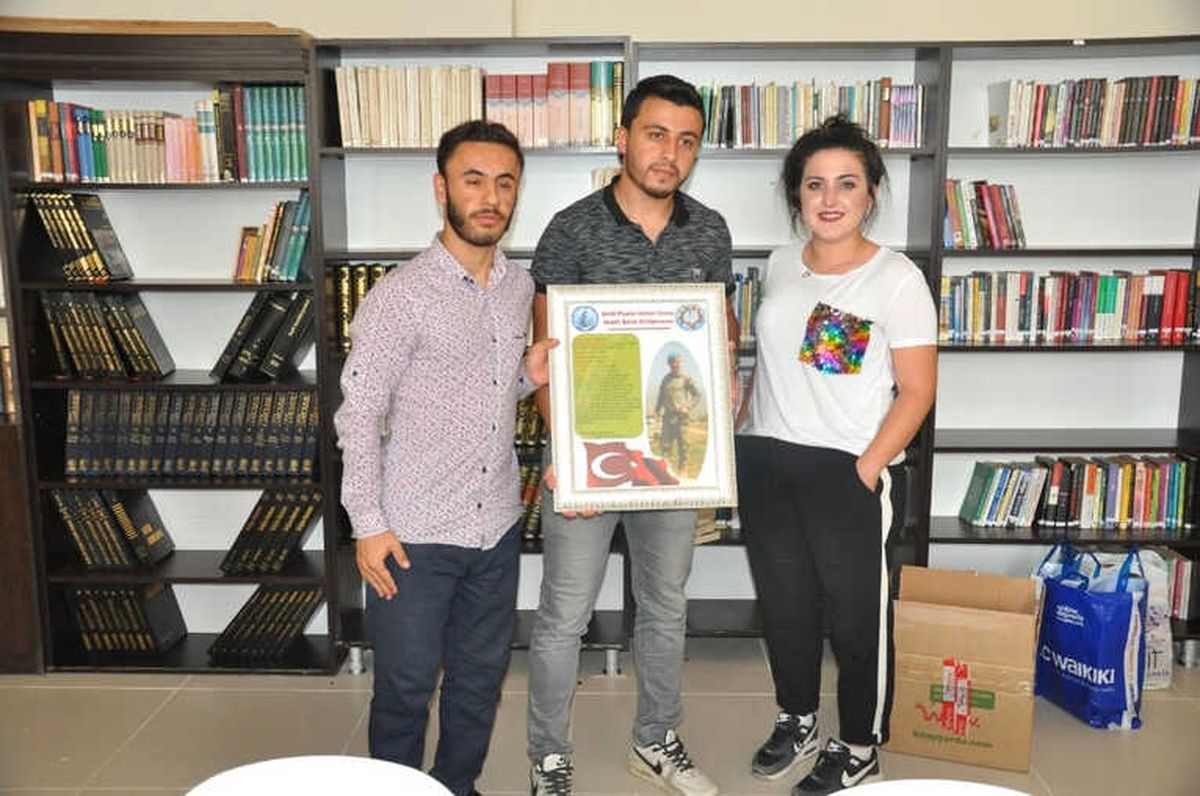 Şehit Şahin\'in İsmi Kütüphanede Yaşatılacak