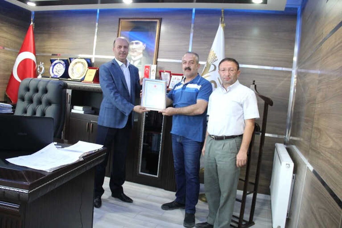 Şuhut Osb\'de İlk Yatırımcıya Tapusu Verildi