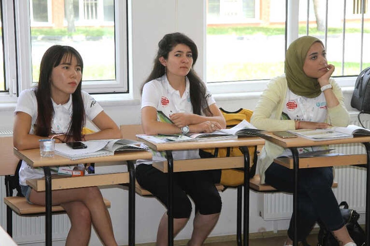 Türkiye ve Türkçe\'yi Yaşayarak, Yerinde Öğreniyorlar
