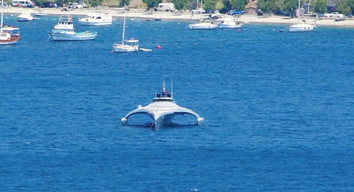Uzay Mekiği Görünümündeki 15 Milyonluk Yat Bodrum\'a Demirledi